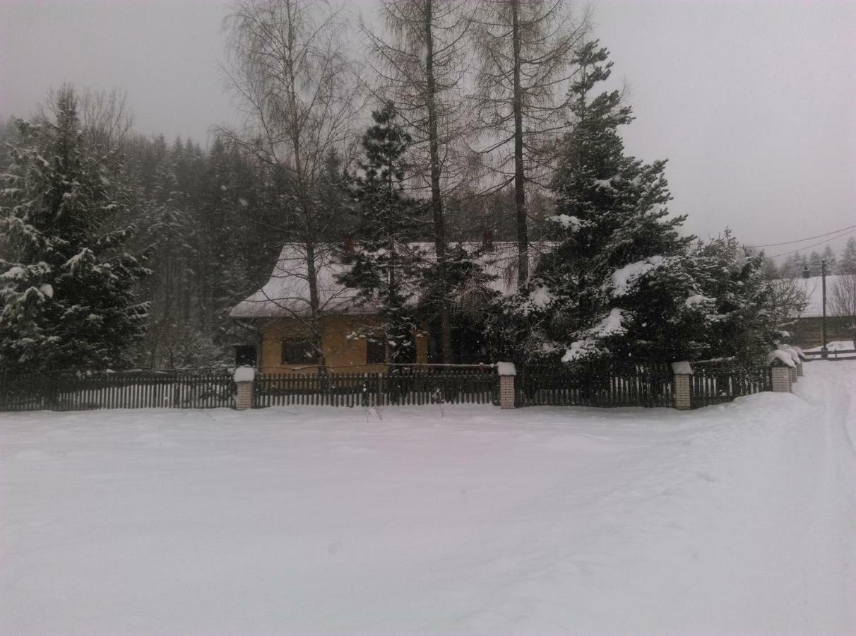 Góralska Czarcia Chata pod Jałowcem Stryszawa Exterior foto